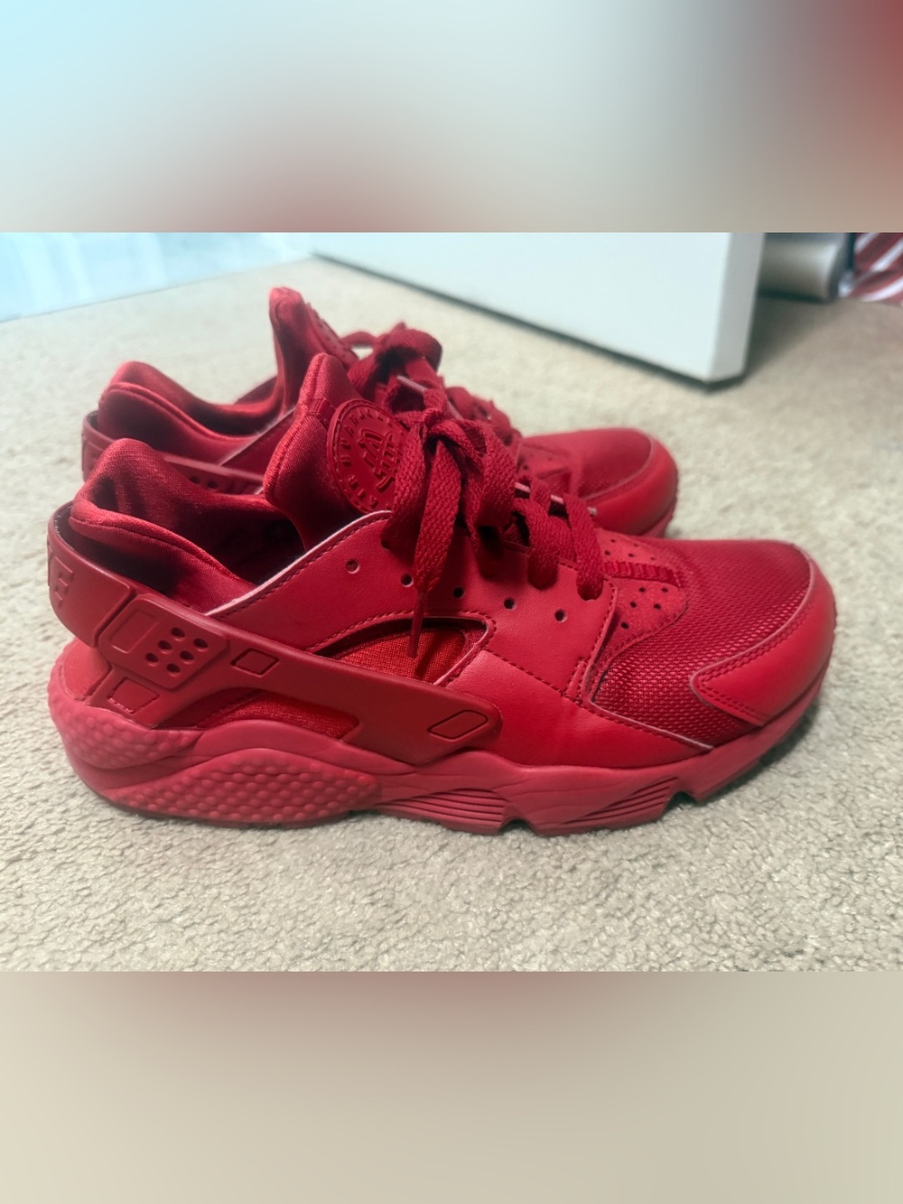 Nike Men's All-Red Huarache Style Sneakers